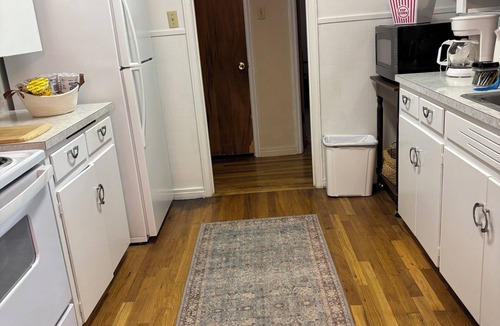Lampasas House | Spacious 3 bedroom, 1.5 bath House. Wi-Fi, Roku TV, Fully stocked kitchen, etc!