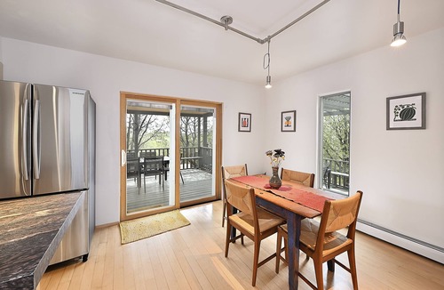 Historic Eastside House | Spacious 3 bedroom, 2 bathroom luxury home; AC; 1 mile to historic Canyon Road