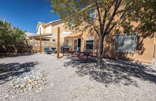 Las Cruces House | Spacious 3 bedroom 2.5 bath with 3 living areas