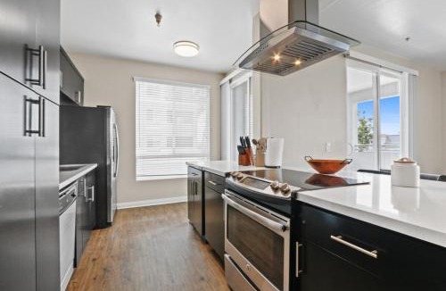 Del Rey Apartment | Spacious 3-Bedroom 3BTH Apt in Marina Del Rey! Pool, Hot Tub