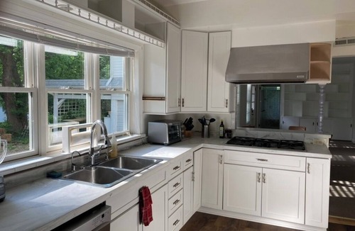 Fairfield Apartment | Spacious 3-bedroom apartment in charming Fairfield with AC