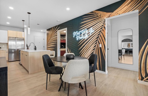 The Gulch Apartment | Spacious 3-bedroom Apartment! Walk to DT! Tons of amenities!