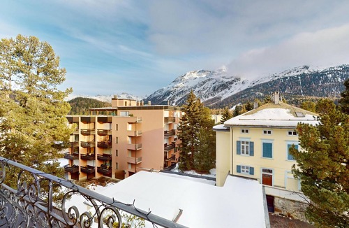 Champfer Apartment | Spacious 3-Bedroom Apartment with Balcony & Mountain Views in Champfèr