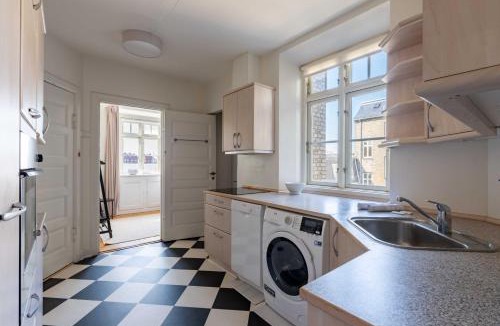 Osterbro Apartment | Spacious 3 Bedroom Apartment in Peaceful Area