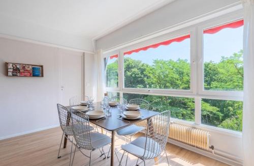 Lambersart Apartment | Spacious 3 bedroom apartment & private parking!