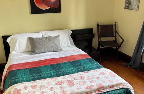 Syracuse Apartment | Spacious 3-bedroom apartment with WiFi, AC in Syracuse