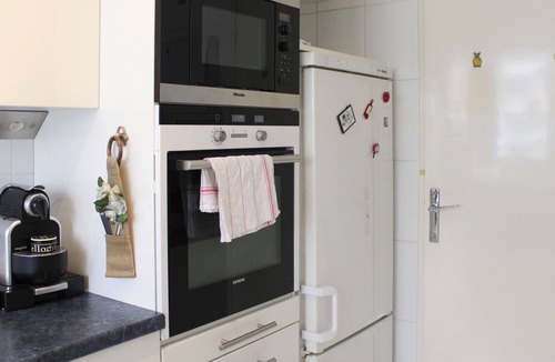 19th Arrondissement Apartment | Spacious 3-Bedroom Apartment with Balcony
