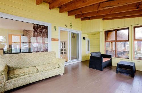 Bobcaygeon House | Spacious 3-Bedroom Main House in Bobcaygeon #12