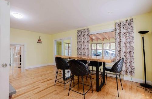 Bobcaygeon House | Spacious 3-Bedroom Main House in Bobcaygeon #12