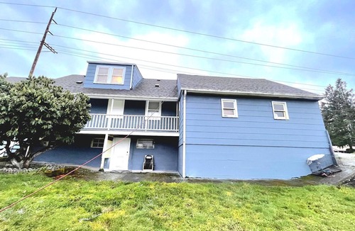 Stayton House | Spacious 3 bedroom Entire home-Near hwy 22 in Stayton Oregon