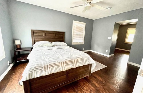 Stayton House | Spacious 3 bedroom Entire home-Near hwy 22 in Stayton Oregon