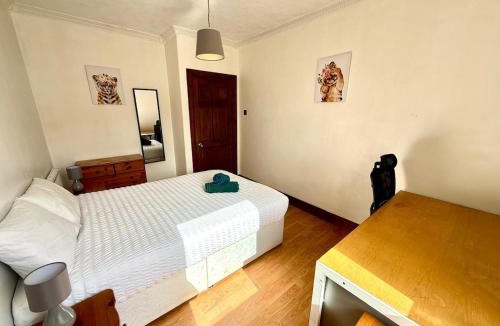 Liberton Apartment | Spacious 3 Bedroom Flat