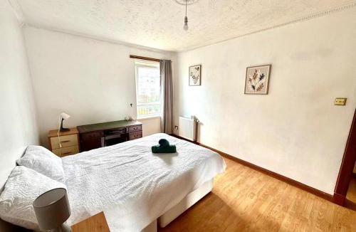 Liberton Apartment | Spacious 3 Bedroom Flat