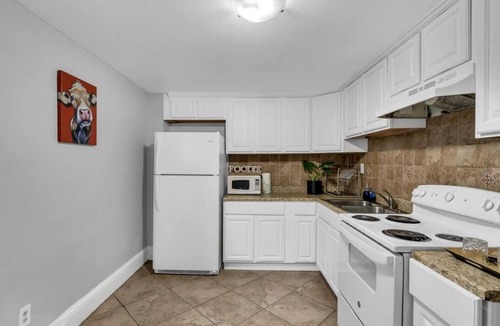 Norristown House | Spacious 3 Bedroom Getaway