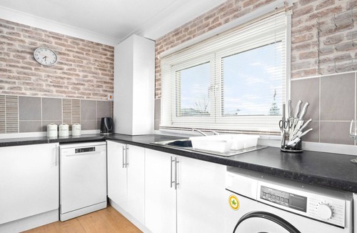 Coatbridge Apartment | Spacious 3 bedroom maisonette property with pool table.