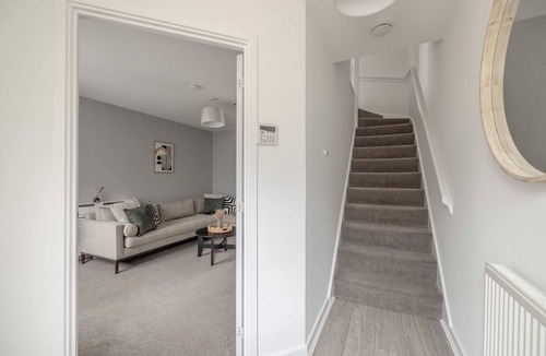 Slough House | Spacious 3-Bedroom Home in Berkshire