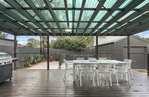 Mayfield House | Spacious 3-Bedroom Home with Private Pool & BBQ