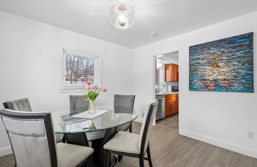 Rockville House | Spacious 3 Bedroom House in Rockville nr Center