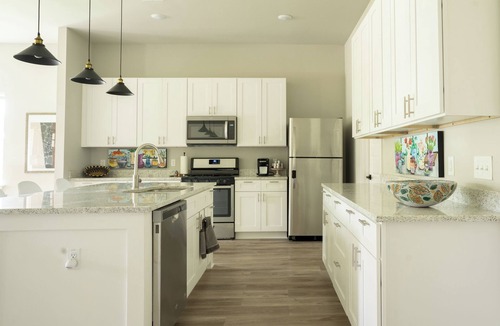 Kyle House | Spacious 3-Bedroom Home with Comfort & Convenience - Family Friendly