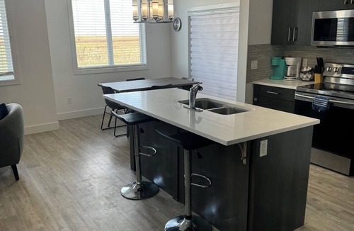 Regina House | Spacious 3 bedroom house with front attached garage