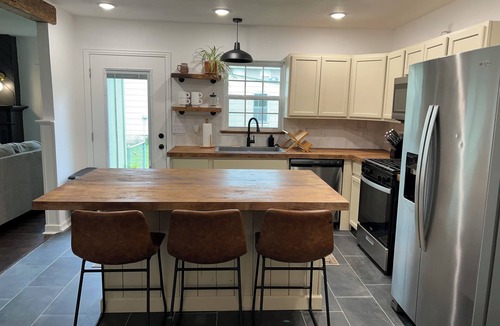 Pryor House | Spacious 3-bedroom house close to Mid-America Industrial Park
