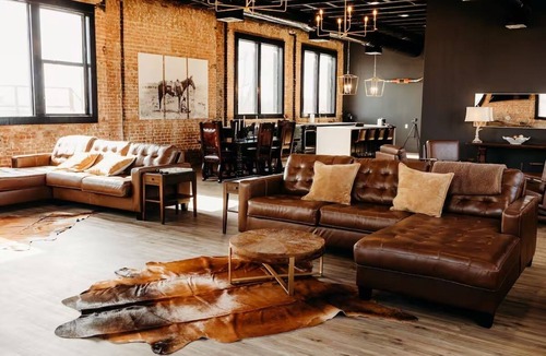 Crockett Apartment | Spacious 3-bedroom loft apartment in downtown Crockett with AC