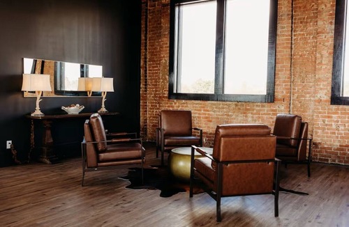 Crockett Apartment | Spacious 3-bedroom loft apartment in downtown Crockett with AC