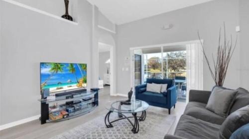 Bridgewater Crossing House | Spacious 3 bedroom pool home with lake view