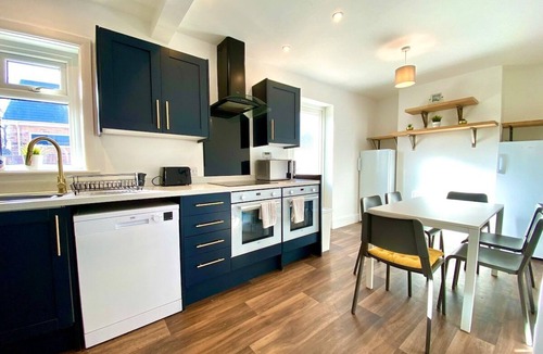 Poole House | Spacious 3 Bedroom Poole House