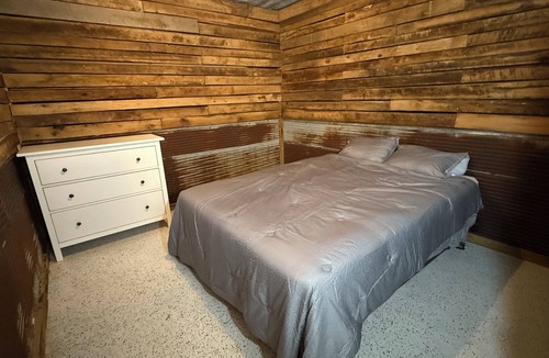 Flemington Cabin | Spacious 3 bedroom rustic lodge by Pomme de Terre Lake