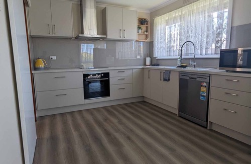 Noble Park House | Spacious 3-bedroom sanctuaryn