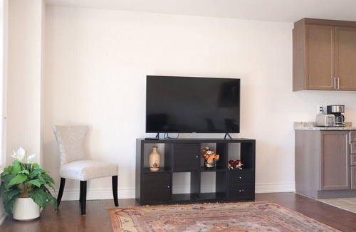 Markham House | Spacious 3-bedroom townhome with 2 patios