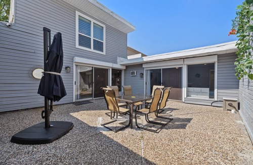 Briarforest House | Spacious 3-bedroom townhome in peaceful Houston with BBQ in Backyard
