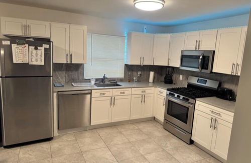 Central Islip House | Spacious 3 bedrooms 2 Bathrooms house in Central Islip NY