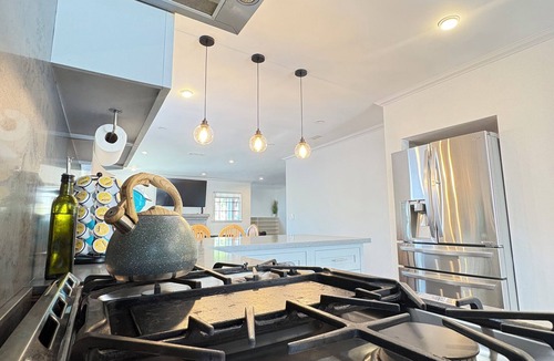 Ladera Heights House | Spacious 3-bedroom Ladera Sunshine House with Pool