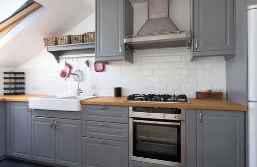 West Kensington Apartment | Spacious 3 bedrooms flat with terrace