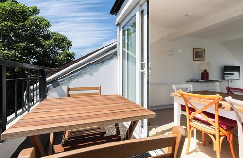 West Kensington Apartment | Spacious 3 bedrooms flat with terrace