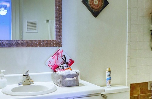 South Main Condo | Spacious 3 BR, 2 BA Condo near Med Center & NRG, 20% discount