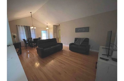 Battle Creek House | Spacious 3 BR home w/completed basement