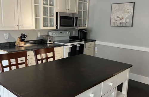 Portland Apartment | Spacious 3 BR in Portland's Libbytown!