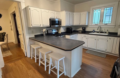 Terre Haute House | Spacious 3 BR King Beds BBQ 5 mins to ISU & Union Hospital