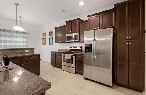 Southeast Raleigh House | Spacious 3-BR Retreat | Downtown | Sleeps 6 | NC