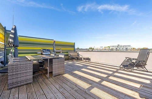Lambeth Apartment | Spacious 3 Double Bed with Roof Terrace