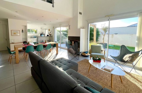 Bretignolles-sur-Mer House | Spacious 3-bed home with garden, near center, parking, WIFI