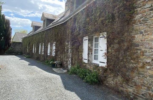 Saint-Germain-sur-Ay Cottage | Spacious 3 bed Gite.