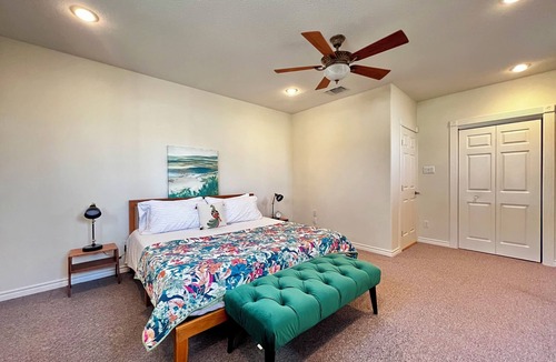 Del Valle Other | Spacious 3 full baths 10 beds 3-story house with private backyard in Del Valle
