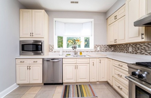 Downtown House | Spacious 3-Level Colonial Near DC - Walk to Metro & Attractions!