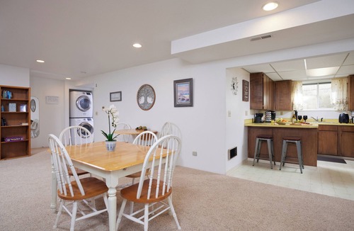 College Place Apartment | Spacious - 3 miles from Downtown WW, 1 Mile to WWU, Great for traveling workers