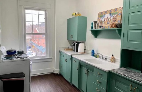 Morgantown Apartment | Spacious 3 Queen Suite - Centrally Located