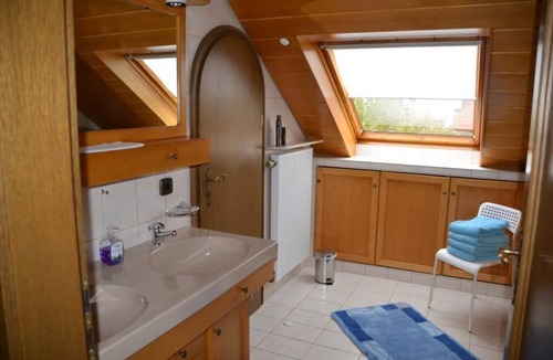 Deiningen Apartment | Spacious 3-star apartment with a large balcony and garden view
